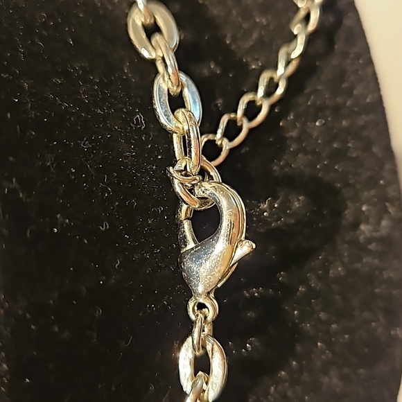 Clear & Smokey Cut CRYSTAL BEADS w/Silvertone accents on Silvertone 16" Necklace - Picture 7 of 8